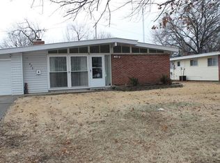470 Holiday Hill Dr, Florissant, MO 63033