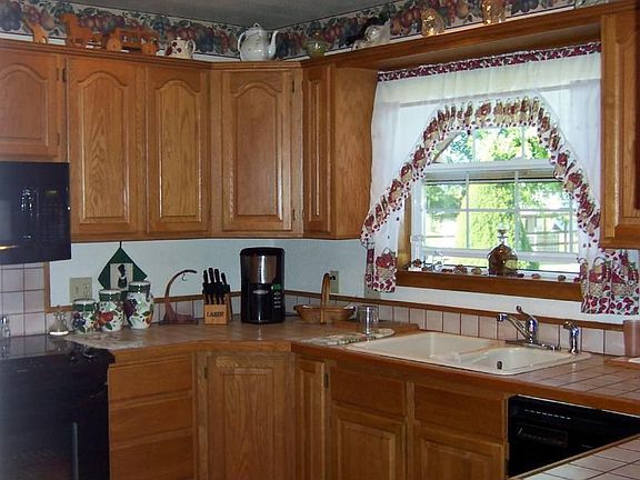 2nd image of 249 Oak Meadows Ln