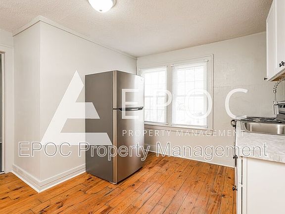 3rd image of 1007 S Main St Unit 10
