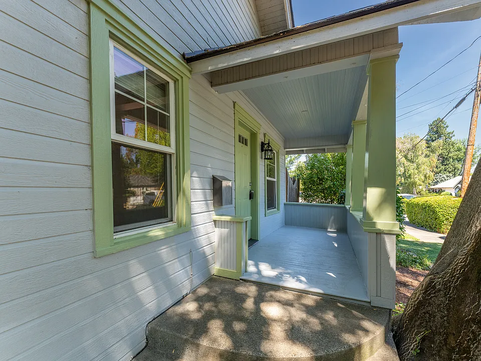 326 Portland Ave