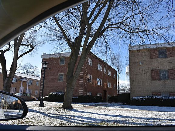 3rd image of 528 N Ardmore Ave APT 2E