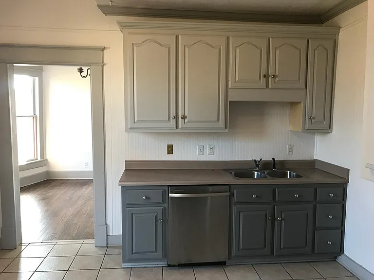 1415 Douglas Ave — Photo 3