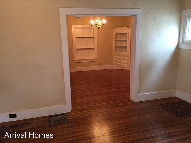 1st image of 221 Kenilworth Ave