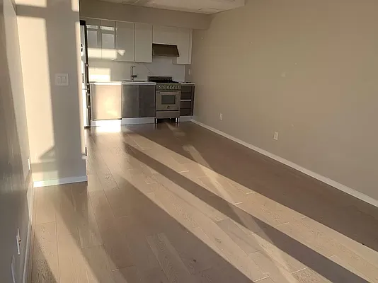 Rented by R New York | media 24