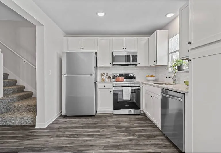 Oak Woods Townhomes — Photo 72