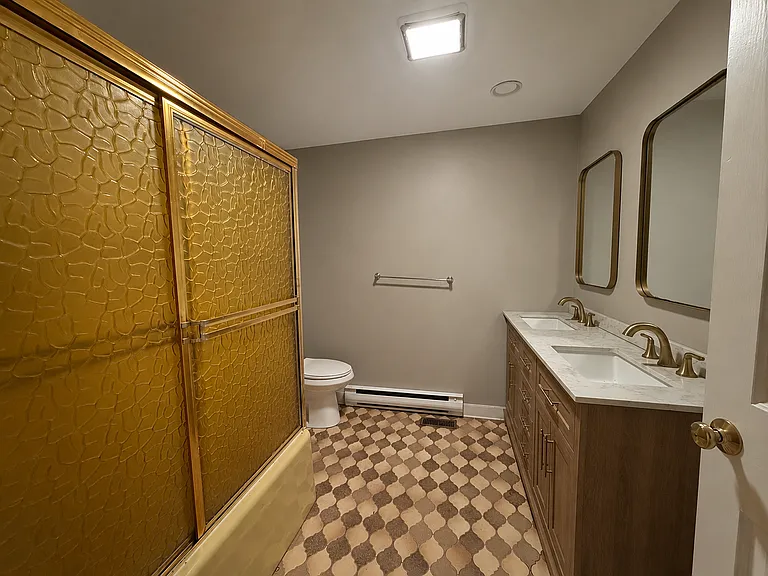 248 W Elm St #1 — Photo 6