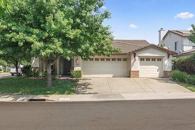 300 Orrington Cir photo 1