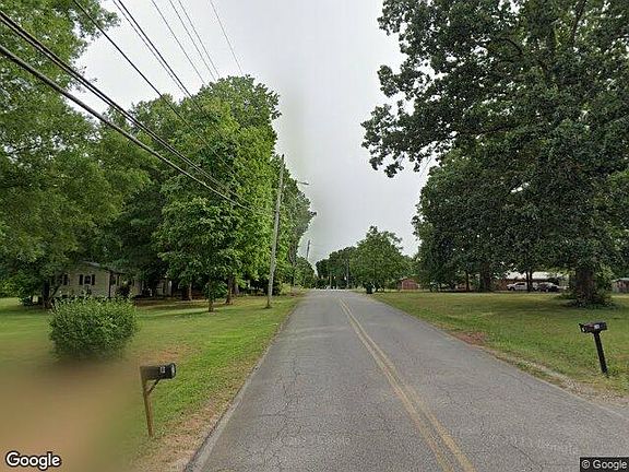 Exterior Neighborhood (street photo)