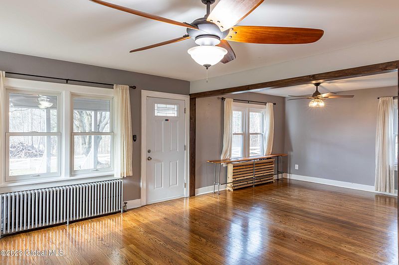 5th image of 2484 Brookview Road