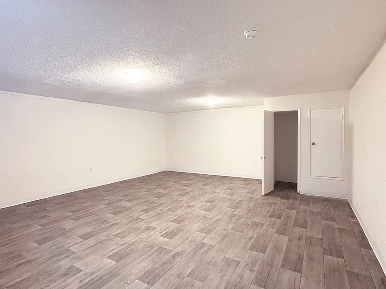 6413 1/2 Garvanza Ave — Photo 19