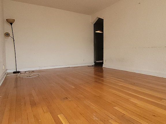 2nd image of 208 N Kensico Ave APT 5