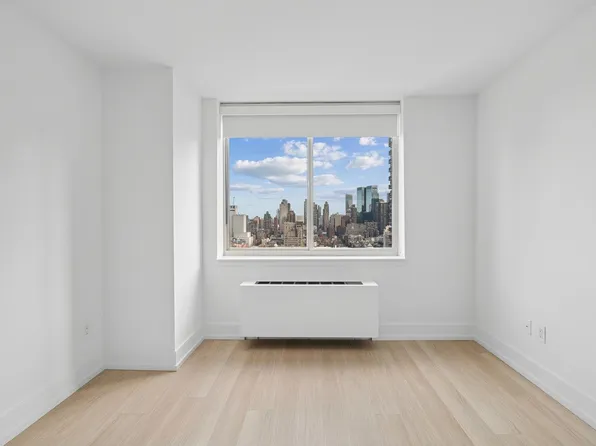 420 West 42nd Street image 14 of 28