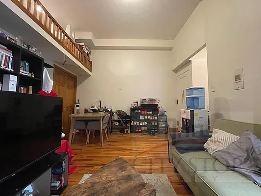 Rented by City Stop Realty | media 4