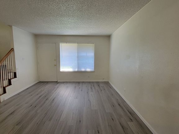 2nd image of 6137 Meadowgrass Ln