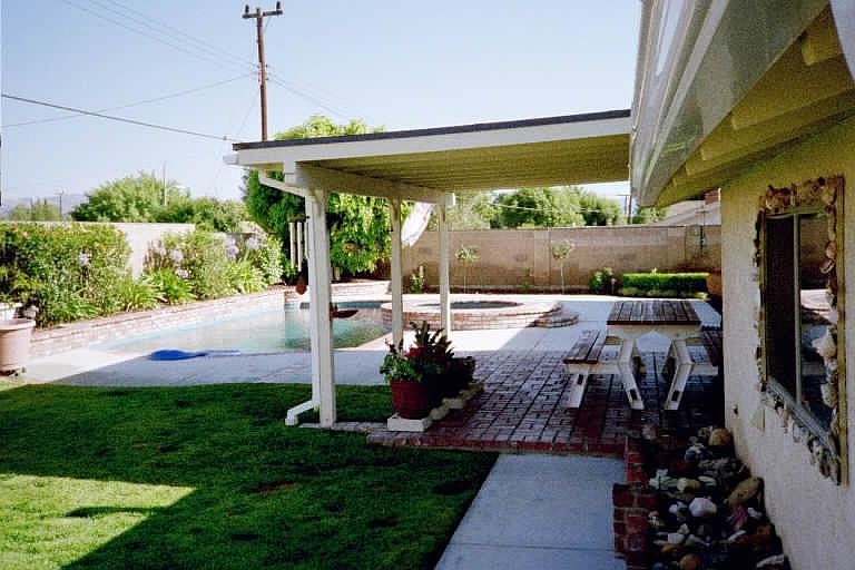 Pool-Spa-Patio W/bench Tables