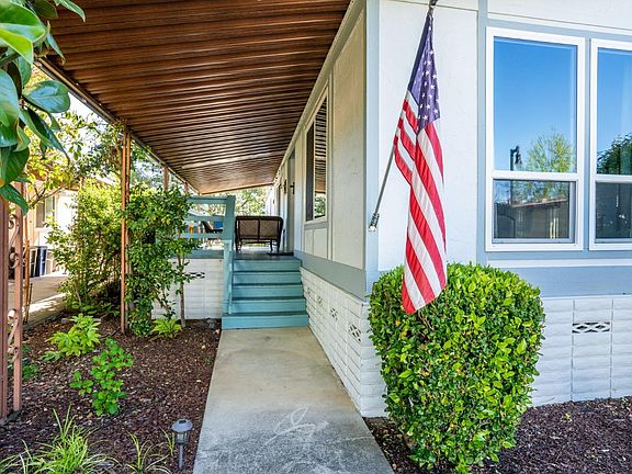 5th image of 6 Cabana Ct