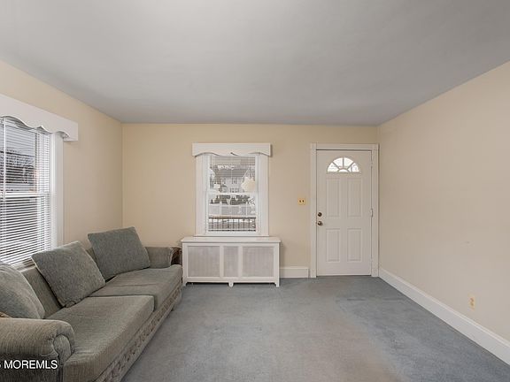 4th image of 539 Summer Street