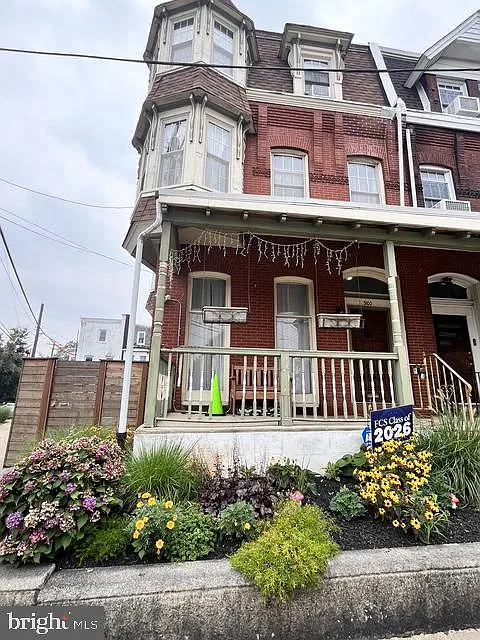 2 bed, 3370 sqft, $1,450 — Photo 1