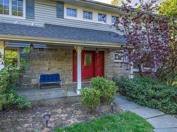 2nd image of 35 Abbey Pl
