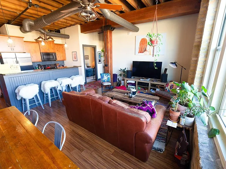 Apartment 404