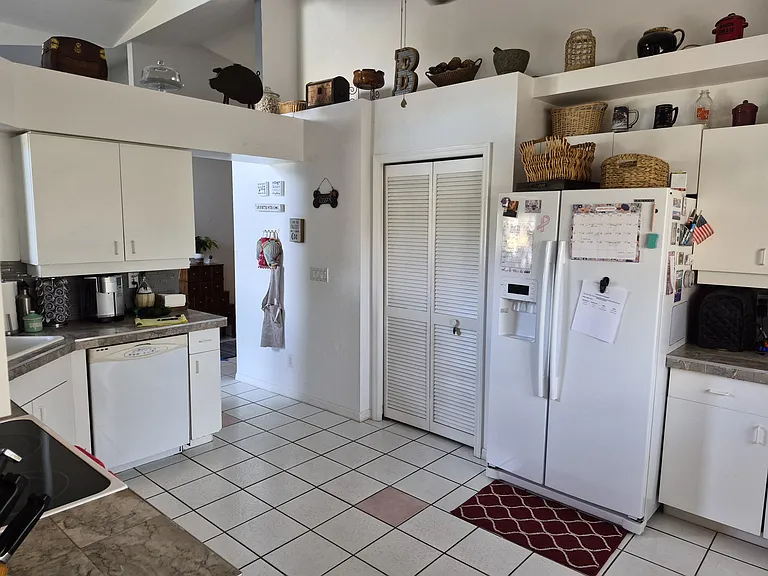 10520 Regent Cir — Photo 11