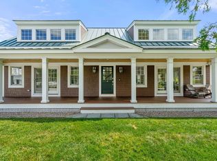 1 Hunt Dr #1B, Dover, MA 02030