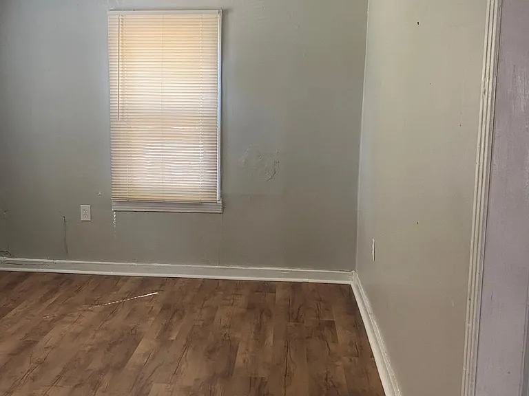 1010 Southern Ave — Photo 7