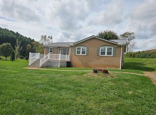 965 Riverside Dr, Independence, VA 24348
