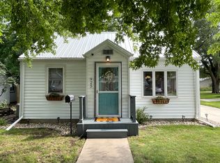 925 E 6th Ave, Mitchell, SD 57301