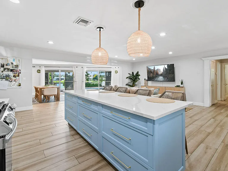 8110 W Lake Dr — Photo 13