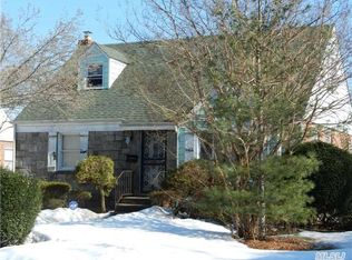69 Smith St, Roosevelt, NY 11575