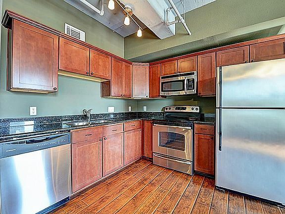 2nd image of 110 Bagby St #1B-1Ba-942Sqft