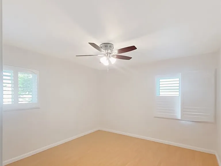 2513 Birch St — Photo 11