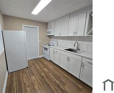 5935 S Ashlawn Way — Photo 2
