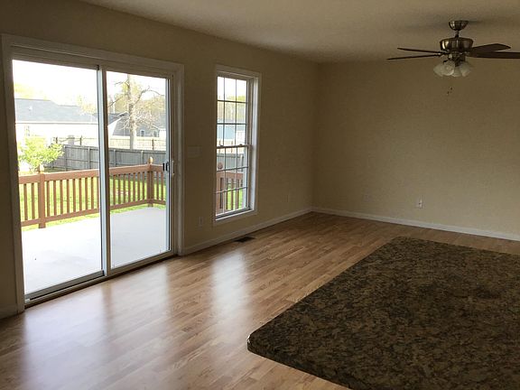 3rd image of 31 Hunter Dr