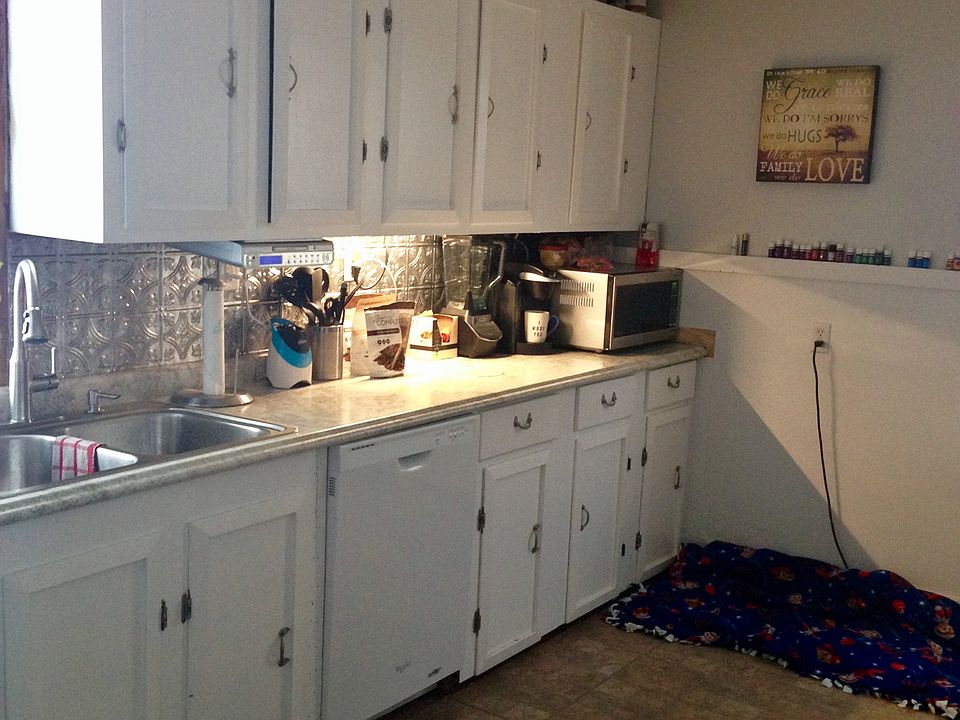 2nd image of 208 N 4th St