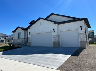 881 W Sagewood Drive, Tooele, UT 84074