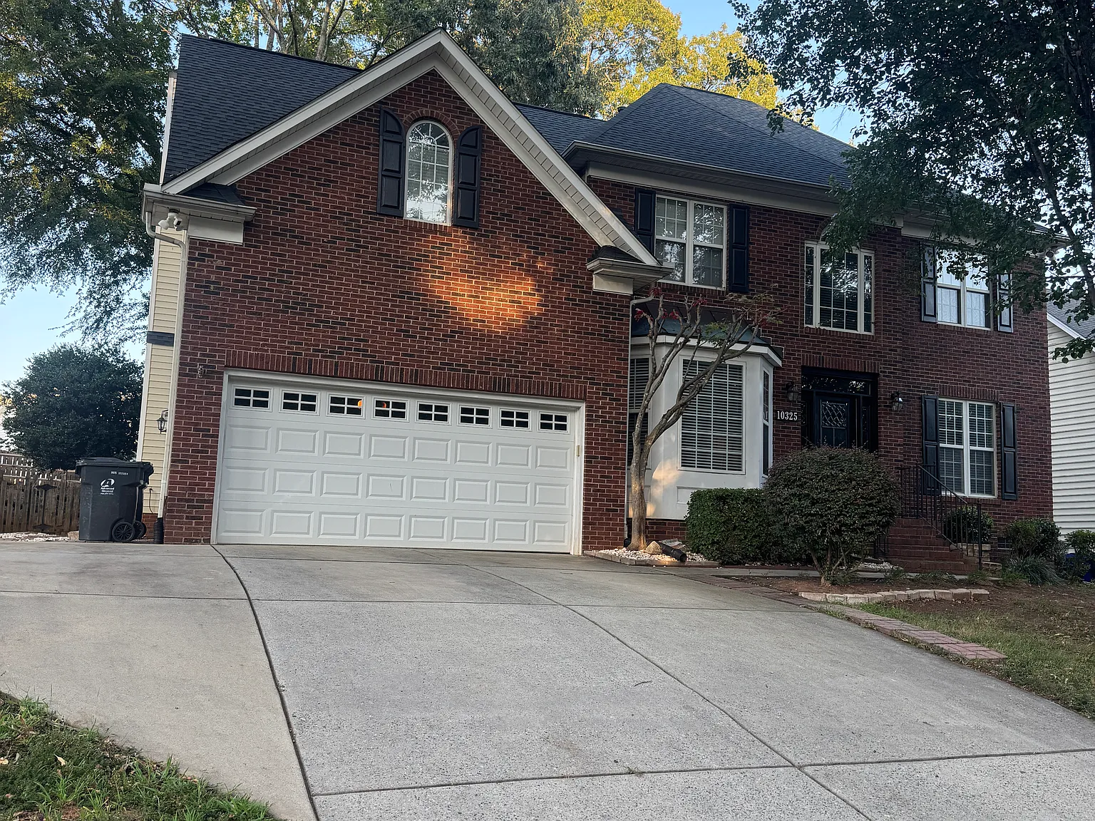 5 bed, 2.5 bath, 2848 sqft, $3,250 — Photo 1