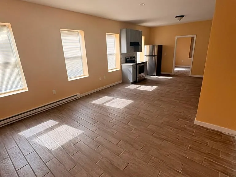 10 Union St #1 — Photo 1
