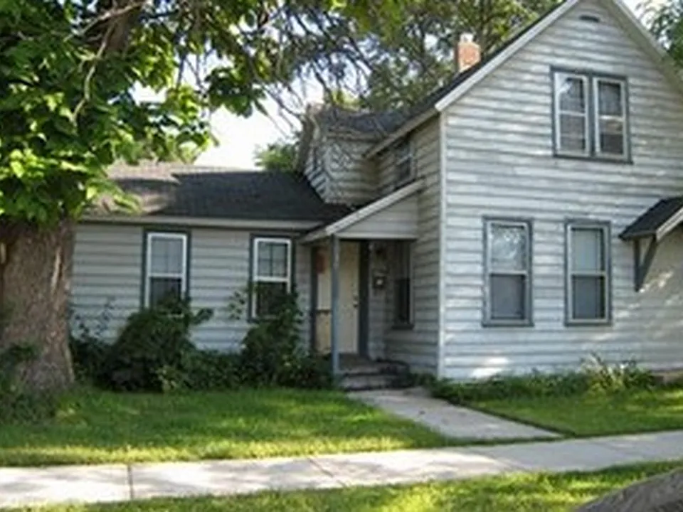 716 Water St