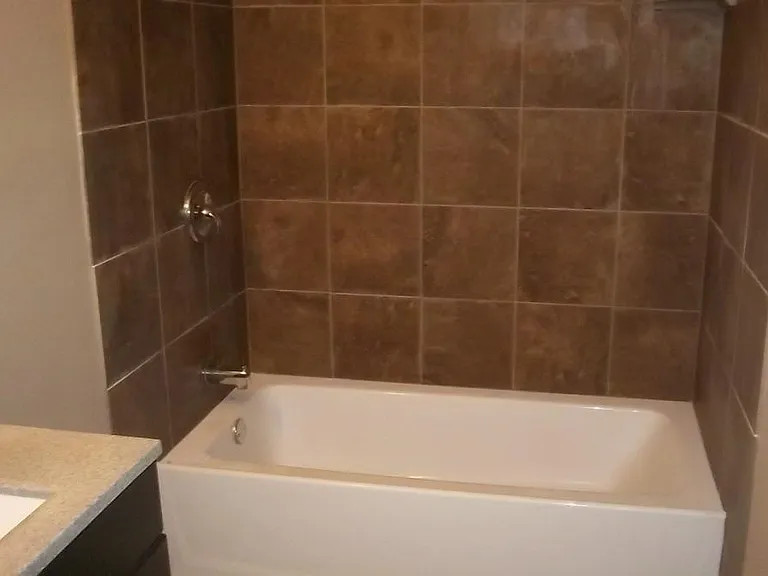 7111 N Chatham Ave — Photo 12