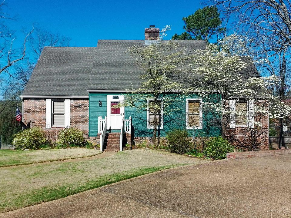 1st image of 1204 N Point Ln