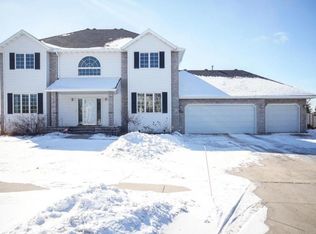 2404 Centennial Rose Dr S, Fargo, ND 58104