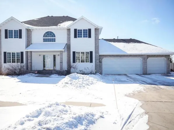 2404 Centennial Rose Dr S, Fargo, ND 58104