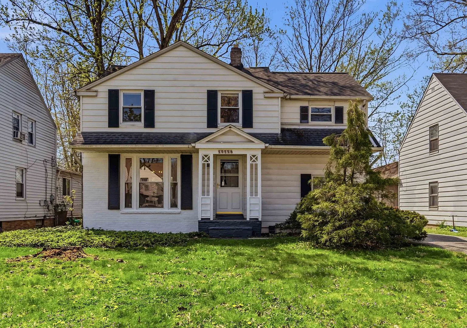 Charming 3BR Home in Warrensville Heights | Fresh Interior + New Roof | CMHA Welcome — Photo 1
