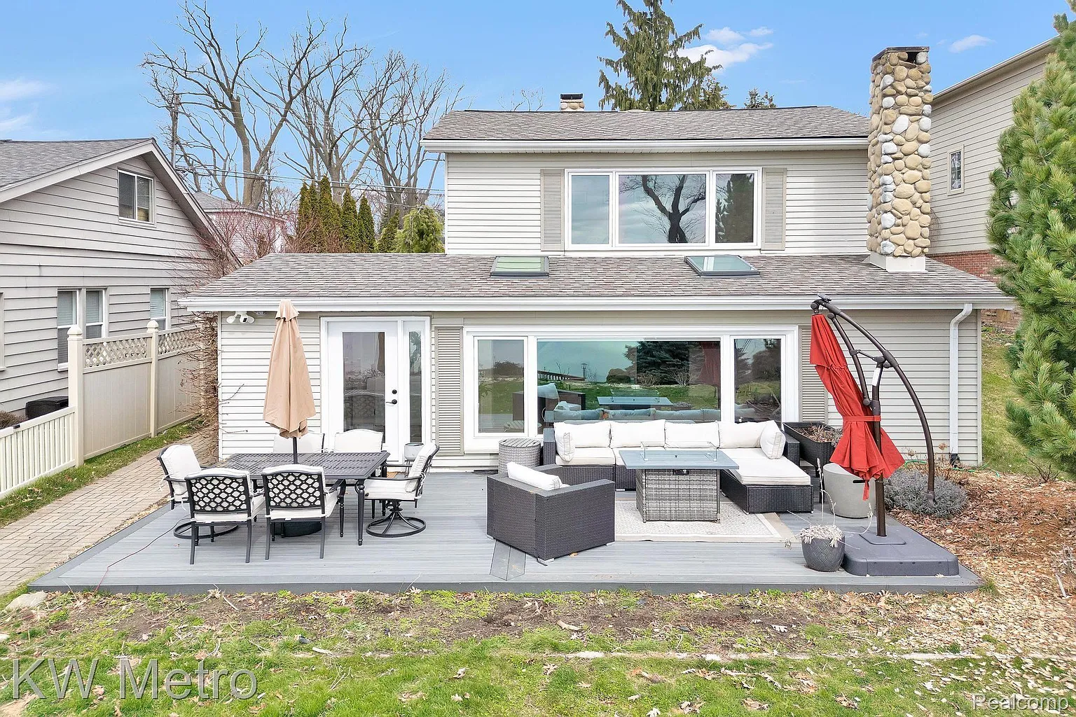 540 Grixdale Ln photo 1