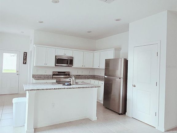 4th image of 2677 BUTTERCUP AVENUE