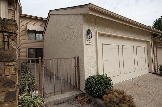 CONTEMPORARY Gated Timbers Condo