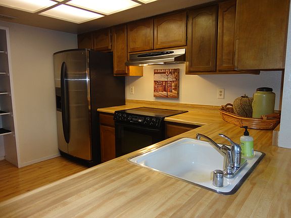 3rd image of 2586 Lagoon Ln