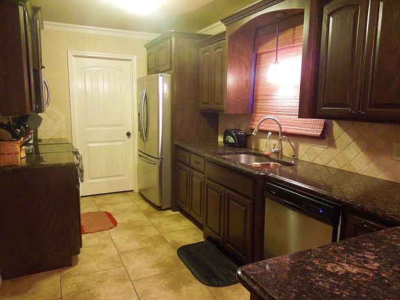 4th image of 807 W 19th St